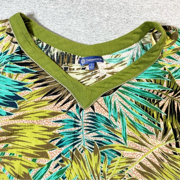 Democracy Women L Boho Top Green Tropical Cold Shoulder Tassel Hem V-Neck Blouse - Picture 10 of 16